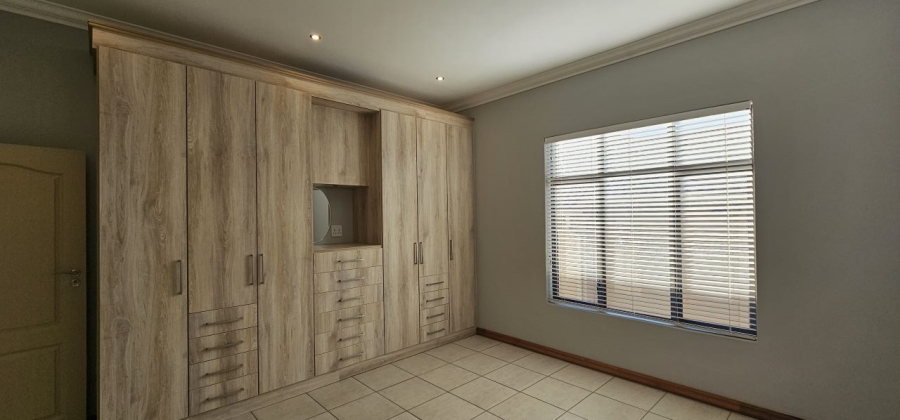 2 Bedroom Property for Sale in Xanadu North West
